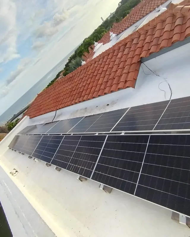 Paneles solares instalados por Volt Factory: San Carlos · 22 paneles