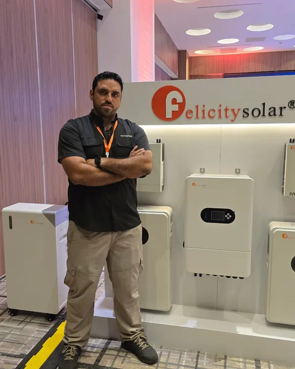 En el showroom de Felicity Solar